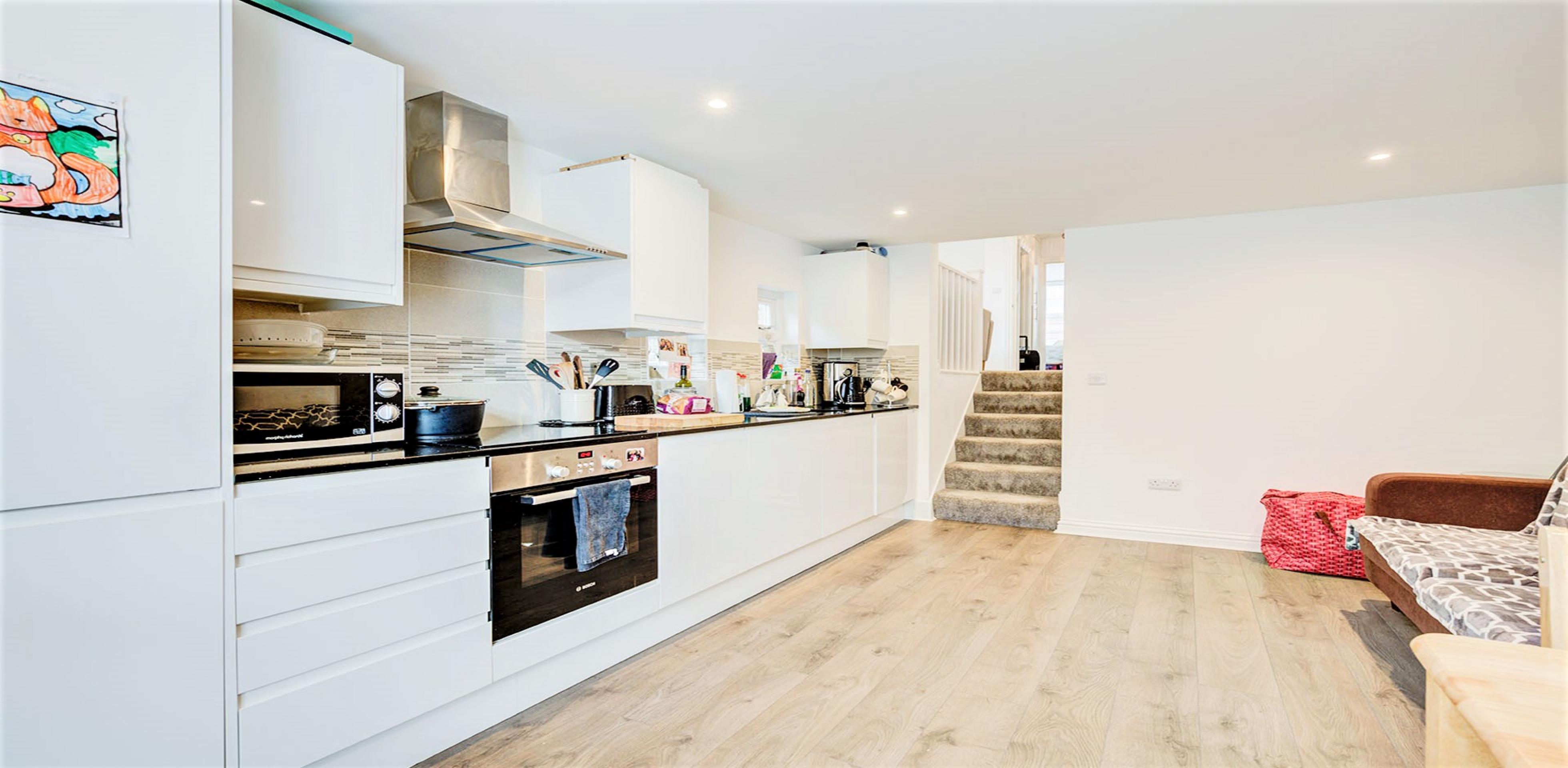 			2 Bedroom, 1 bath, 1 reception Apartment			 Sumatra Road, WEST HAMPSTEAD NW6